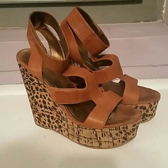 Strappy platform wedge *no trades* - Picture 1 of 3